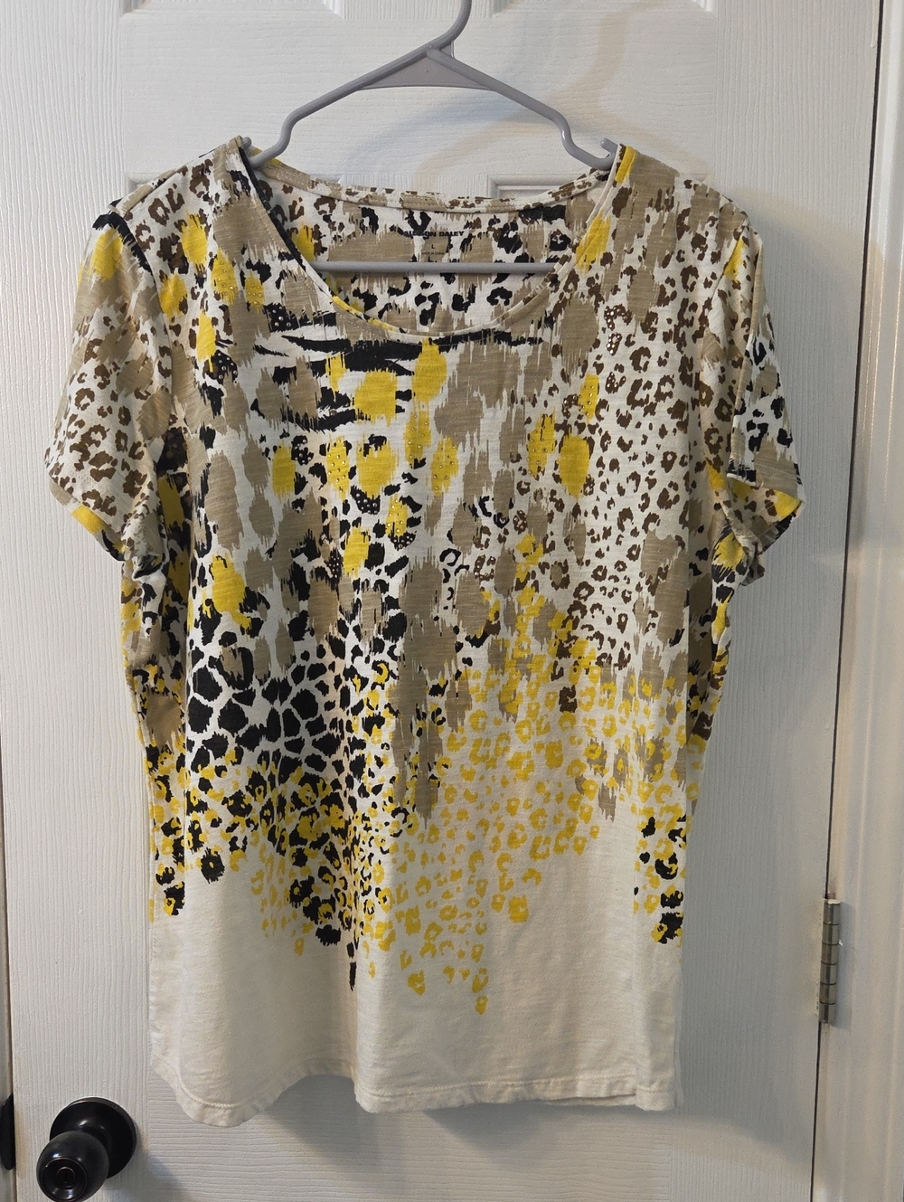 Allison Daley Short Sleeve Animal Print Tee in Yellow, Black & Tan